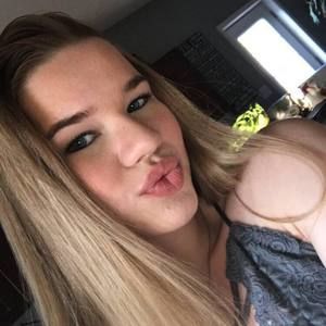 Meet your Posher, Amelia